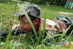 柳江區(qū)夏令營培養(yǎng)青少年愛國主義精神