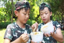 廣西軍事夏令營給孩子一次快樂成長的假期！