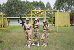 廣西軍事夏令營(yíng)教會(huì)孩子學(xué)會(huì)感恩
