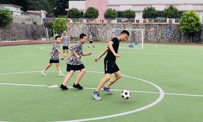 廣州夏令營一個月多少錢.gif
