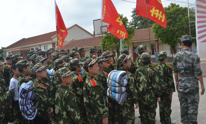 軍事夏令營(yíng)