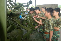 參加廣州軍事夏令營全面提高孩子綜合素質(zhì)