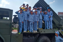 參加廣州軍事夏令營喚醒孩子心中的巨人