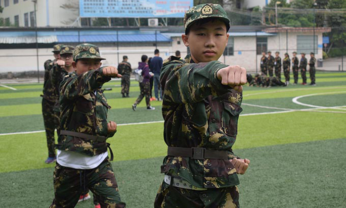 廣州有適合10歲孩子參加的軍事冬令營(yíng)