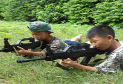 <strong>營期最長的廣州軍事夏令營</strong>