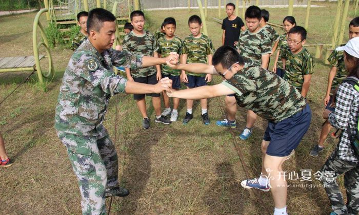 廣州特種兵軍事夏令營(yíng)