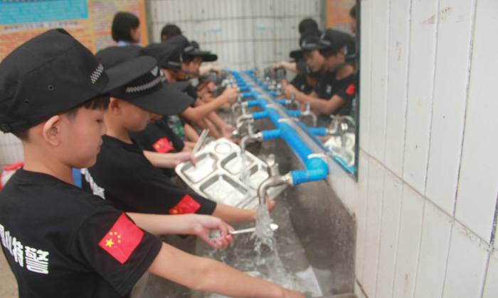 廣州青少年警訓(xùn)夏令營(yíng)內(nèi)容都包含那些？.jpg
