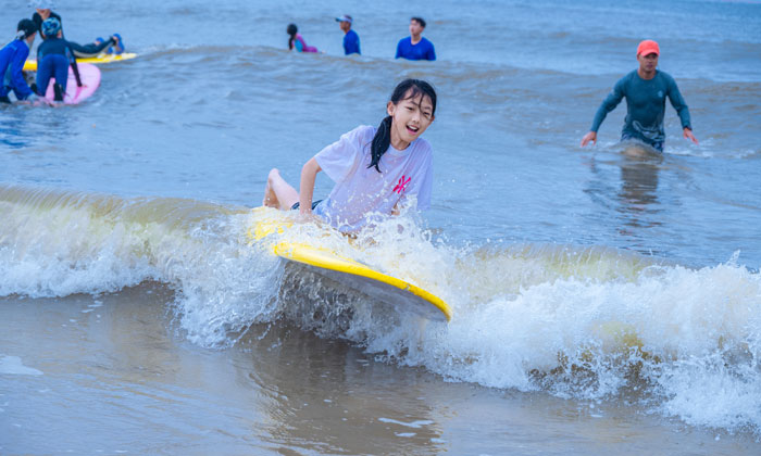 沖浪女孩