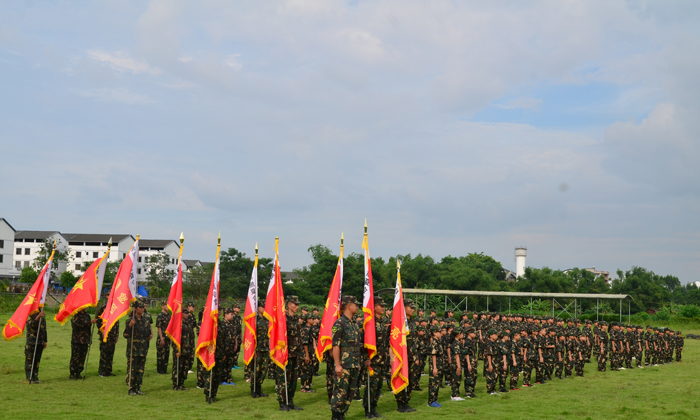 桂林軍訓(xùn)夏令營哪家好