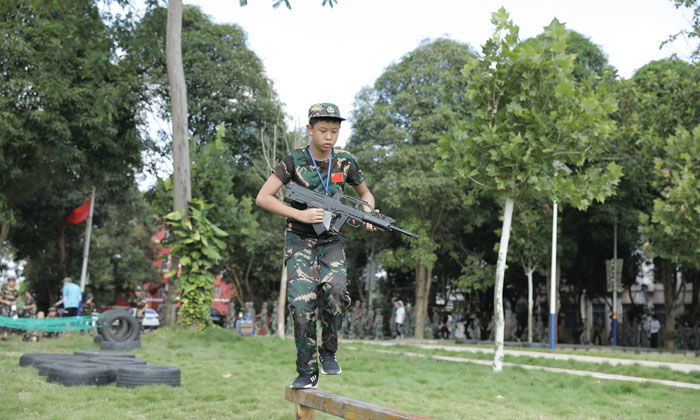 桂林軍訓(xùn)夏令營價格一覽