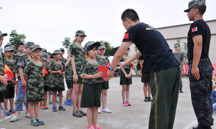 貴陽軍事夏令營(yíng)