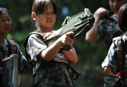 貴陽(yáng)軍事夏令營(yíng)為孩子打造特色課程