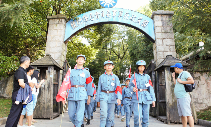 貴州興義軍事夏令營