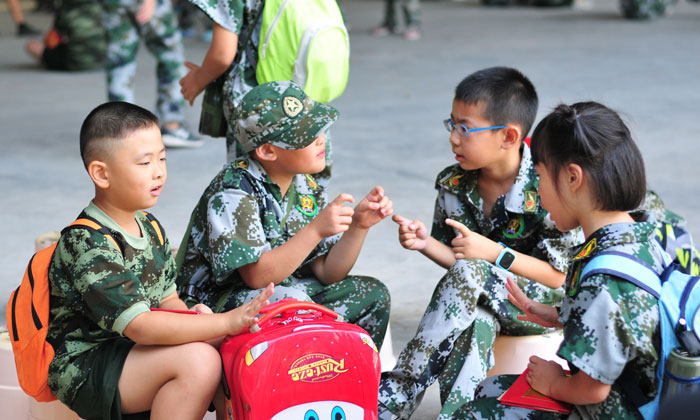 貴州省小學(xué)生軍事夏令營(yíng)