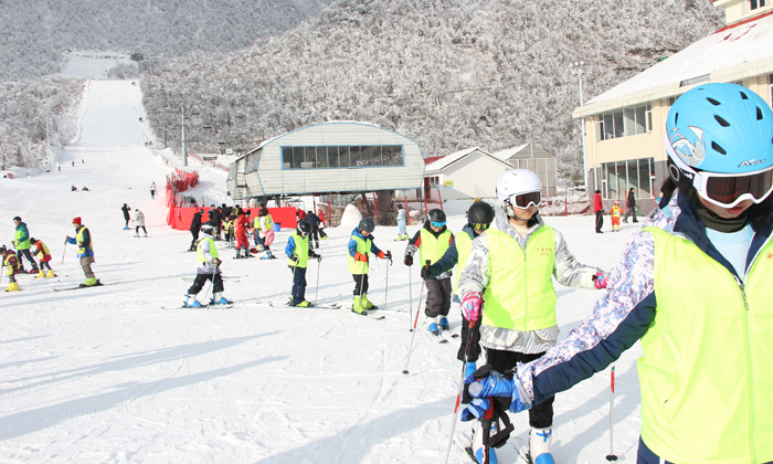 2022熱門國內(nèi)滑雪冬令營路線有哪些？4.jpg