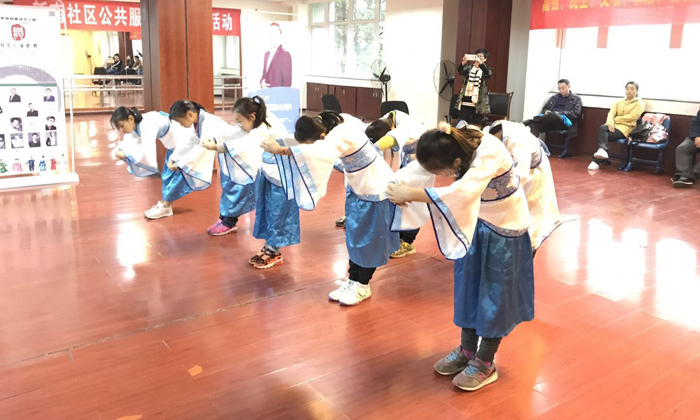 參加國(guó)學(xué)夏令營(yíng)讓孩子受益終身！.jpg