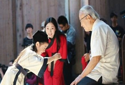禮儀夏令營覺得微笑是人際交往的潤滑劑