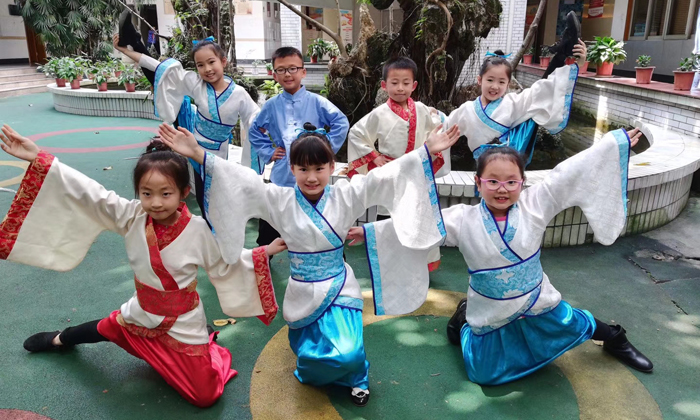 國學經(jīng)典夏令營,讓孩子