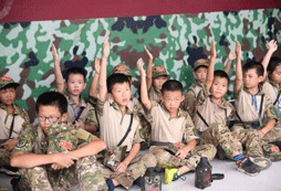 學(xué)員積極踴躍回答問題