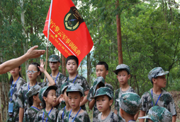 為什么要讓孩子體驗(yàn)軍旅生活？