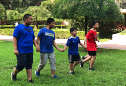 學(xué)員之間相親相愛