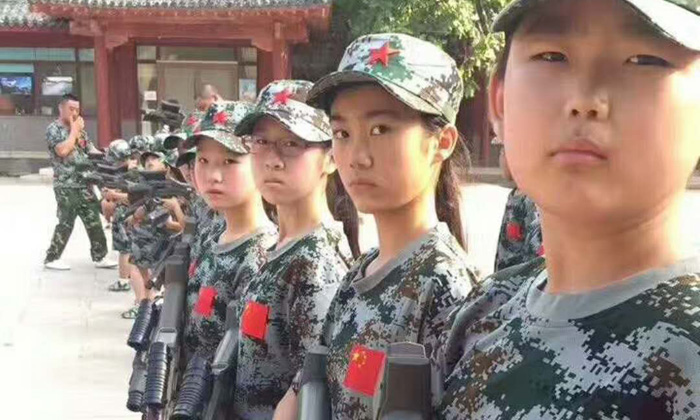 軍事拓展