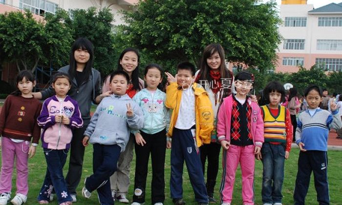 廣州新東方小學生營合影