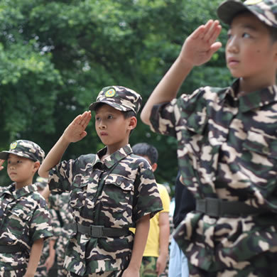 哈爾濱軍事夏令營是如何去改變孩子的