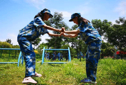 哈爾濱軍訓(xùn)夏令營價(jià)格是多少