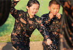 參加哈爾濱小學(xué)生夏令營促進孩子健康成長