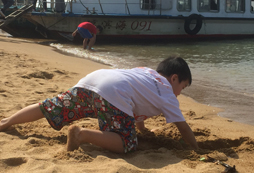 放飛自我特色的暑期海濱夏令營