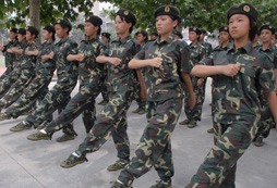 參加杭州15天軍事夏令營(yíng)提升青少年的抗壓能力！