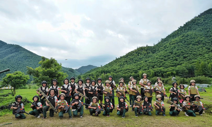 杭州好口碑軍事夏令營(yíng)