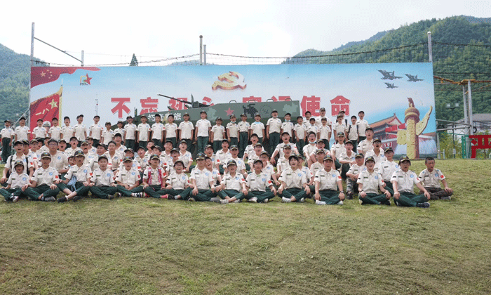 杭州好口碑軍事夏令營(yíng)