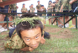 參加杭州拓展夏令營體驗(yàn)軍事魅力