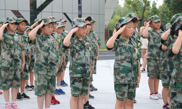 杭州軍事夏令營有哪些優(yōu)勢？標題.jpg