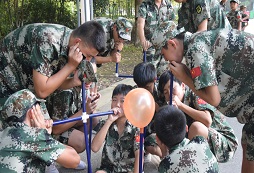 杭州軍事夏令營(yíng)管理嚴(yán)格嗎？