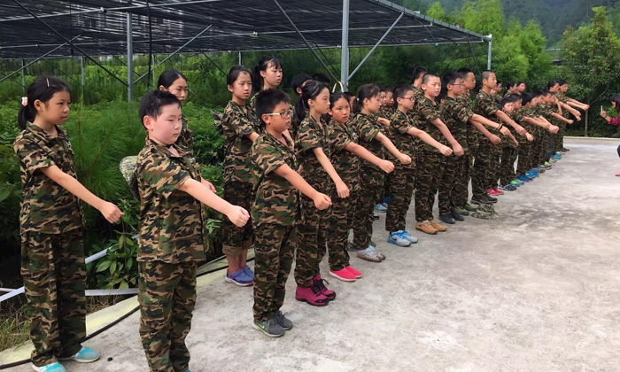 杭州青少年軍訓(xùn)夏令營(yíng)