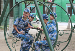 參加合肥中學(xué)生夏令營塑造孩子的人格魅力