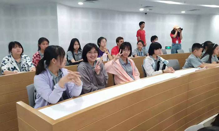 河南英語夏令營來告訴你學習英語要從那方面入手呢？.jpg
