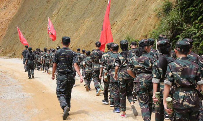 河南軍事夏令營(yíng)活動(dòng)讓孩子勇于吃苦耐勞！.jpg