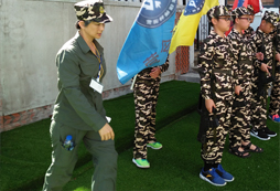 孩子參加一周軍事拓展夏令營收獲頗豐