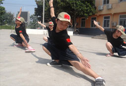 自控自立自強以及吃苦耐勞的領(lǐng)袖精神品質(zhì)