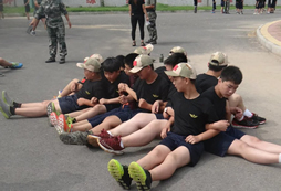 河南軍事訓(xùn)練跟其他夏令營有區(qū)別嗎？