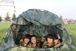 鄭州女子軍事夏令營讓你知道誰說女子不如男？