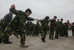 河南軍事拓展訓(xùn)練夏令營為什么受到青睞？
