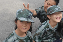 有專為女孩開設(shè)的鄭州軍事夏令營嗎？