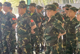 參加紅狼軍事夏令營孩子學到了什么？