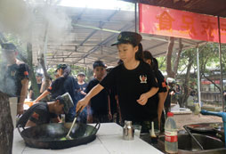 孩子們第一次做菜