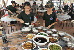 學(xué)員主動(dòng)幫忙